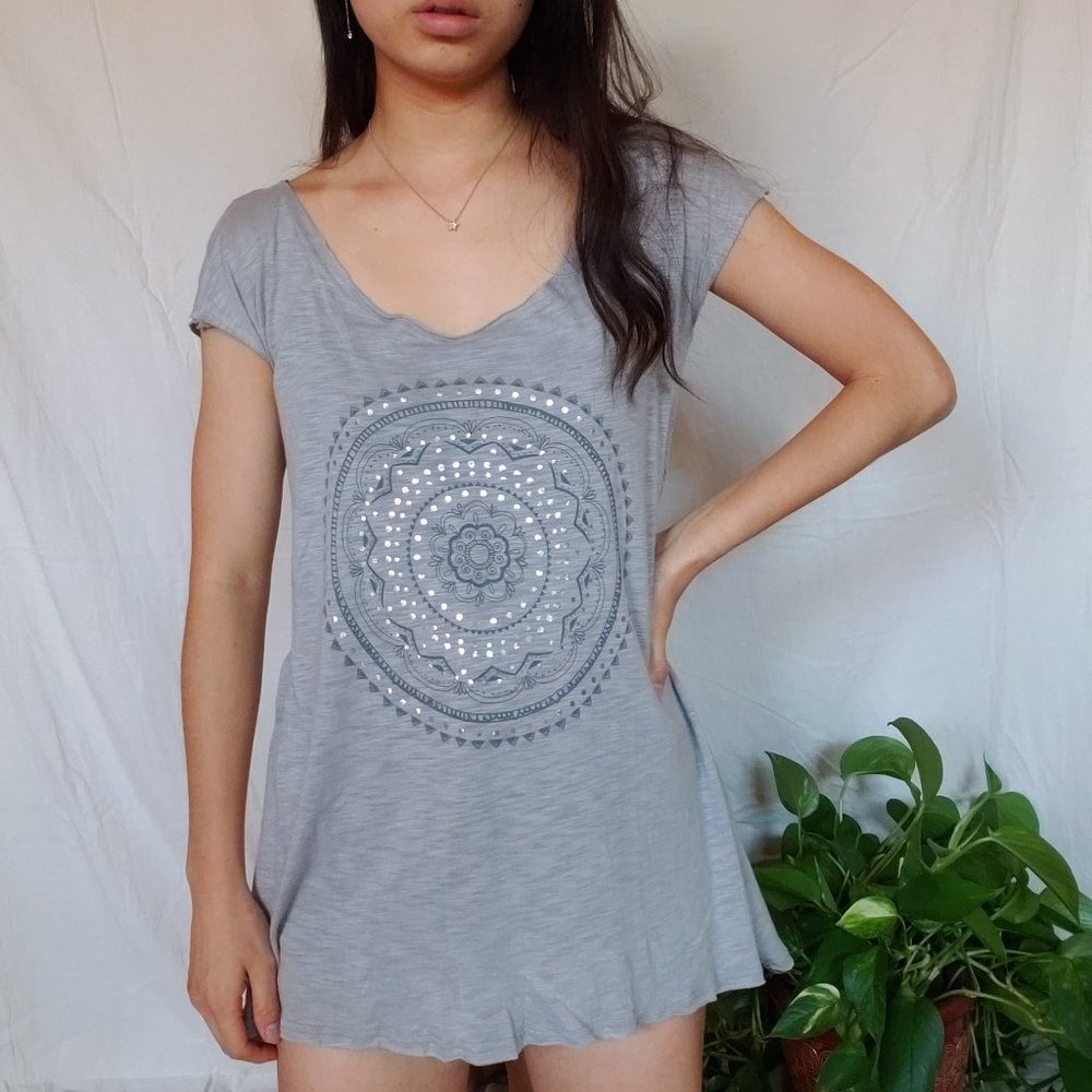 Versatile flowy gray tunic top